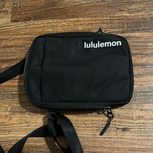 New w/o tags lulemon cross body or Fanny pack